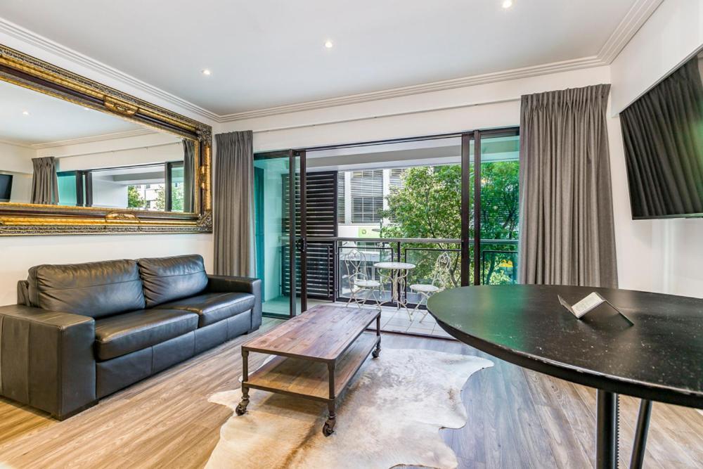 Corporate, Spacious Staycation - Sky Tower Views Auckland Exterior photo